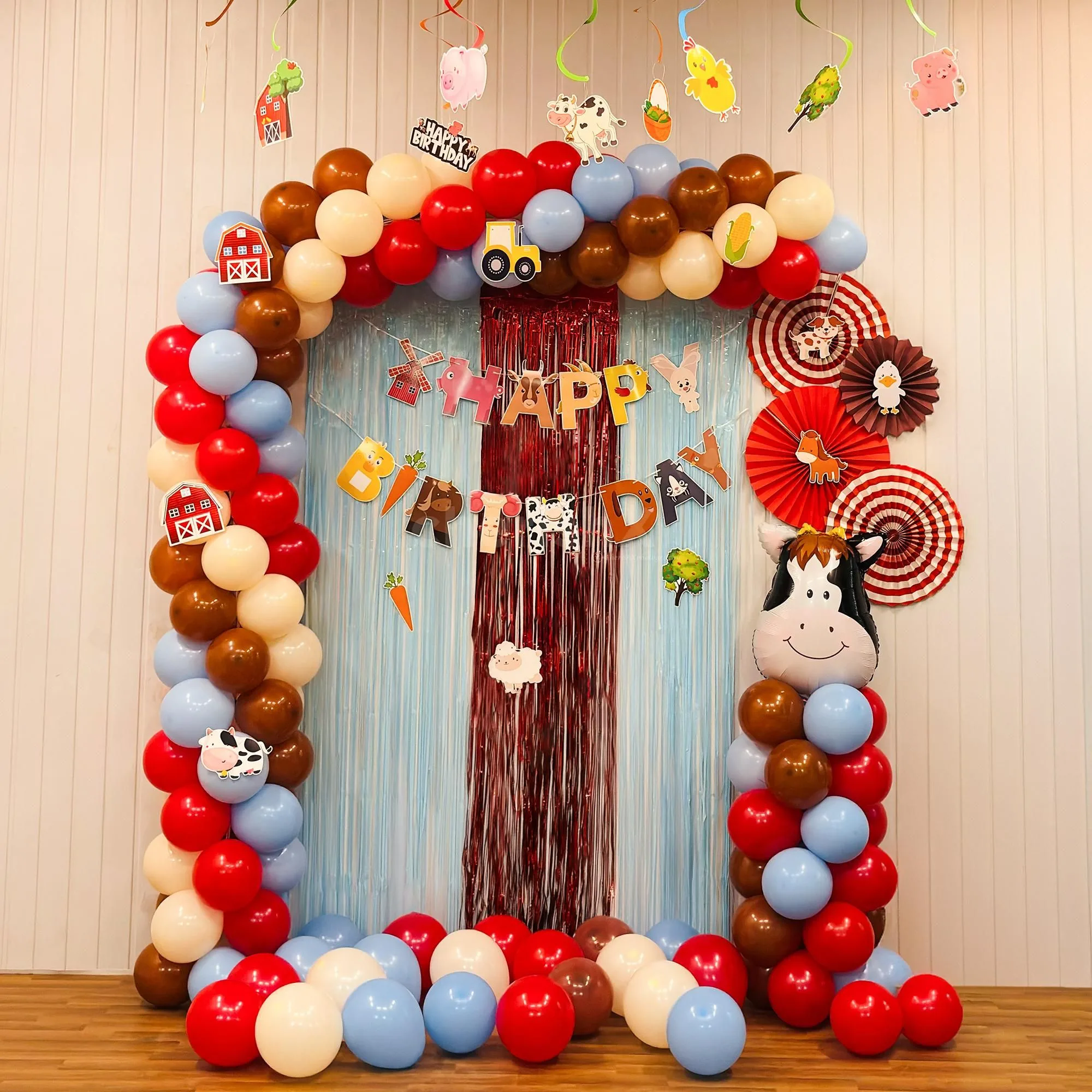 Little Farmyard Birthday Decor