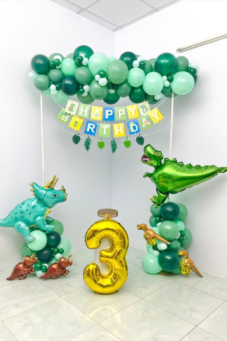 Dino Jungle Birthday Balloon Decor