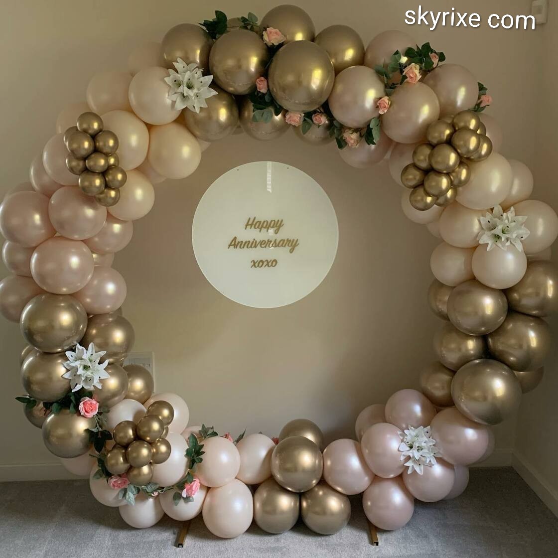 Gold and Champagne Balloon Ring Anniversary Decoration
