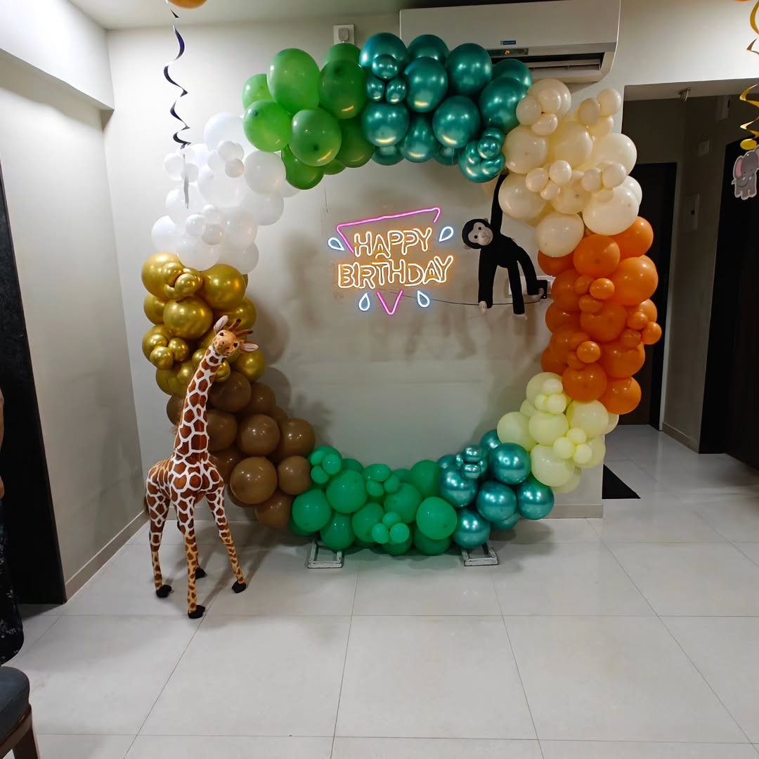 Jungle Safari Birthday Balloon Decor